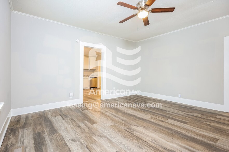 Building Photo - 2109 14th Ct