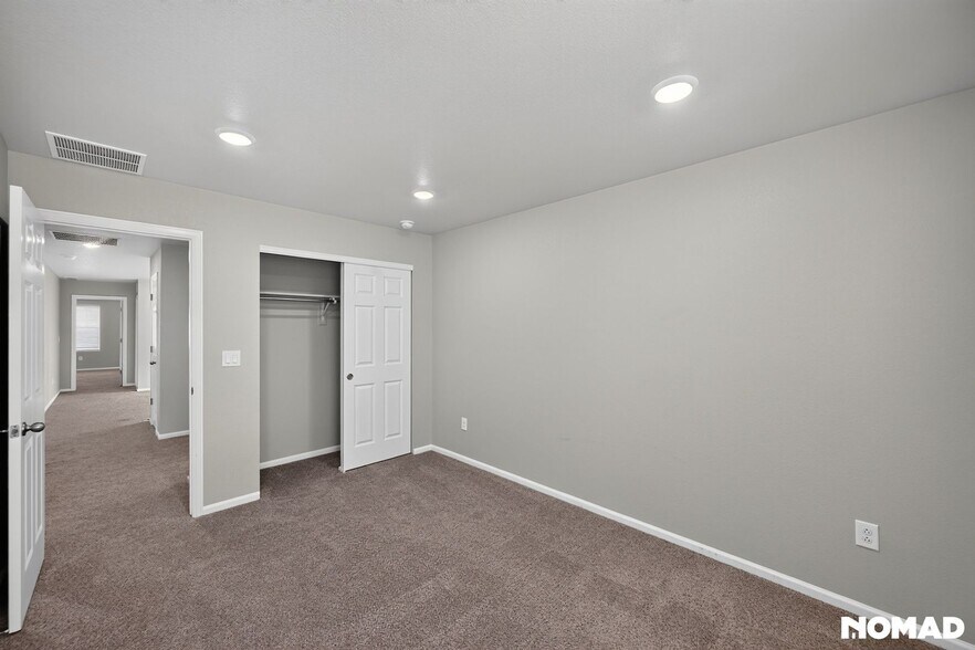 Building Photo - 745 N Tempe St