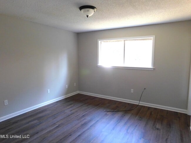 Building Photo - 6510 Heather Rd