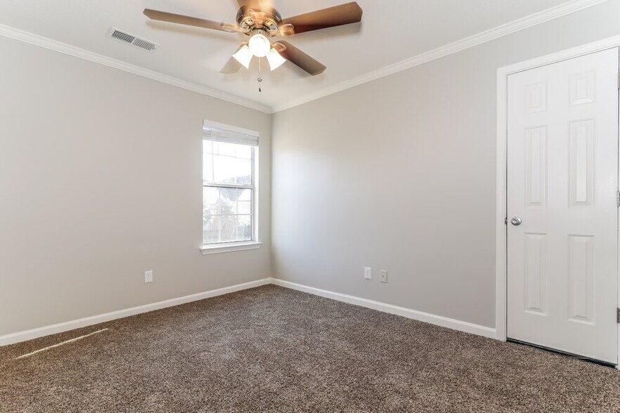 Building Photo - 9093 Weeping Cherry Ln