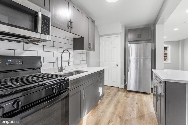 Building Photo - 2203 Redthorn Rd