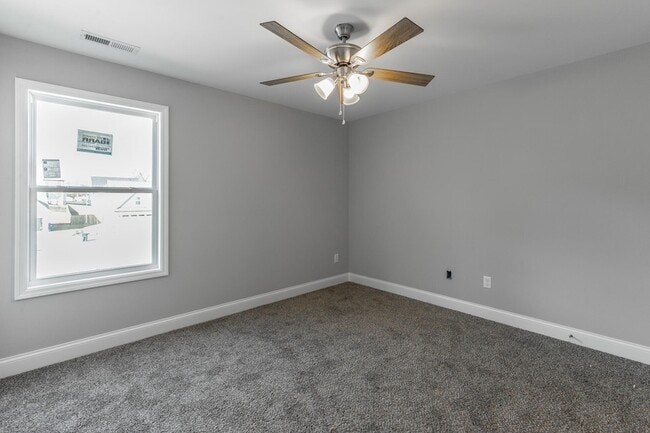 Building Photo - 5012 Oop Rd