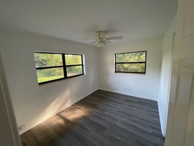 Building Photo - Beautiful home!