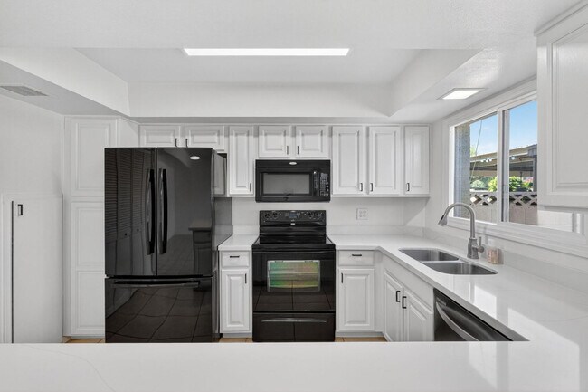 Building Photo - 8548 E McDonald Dr