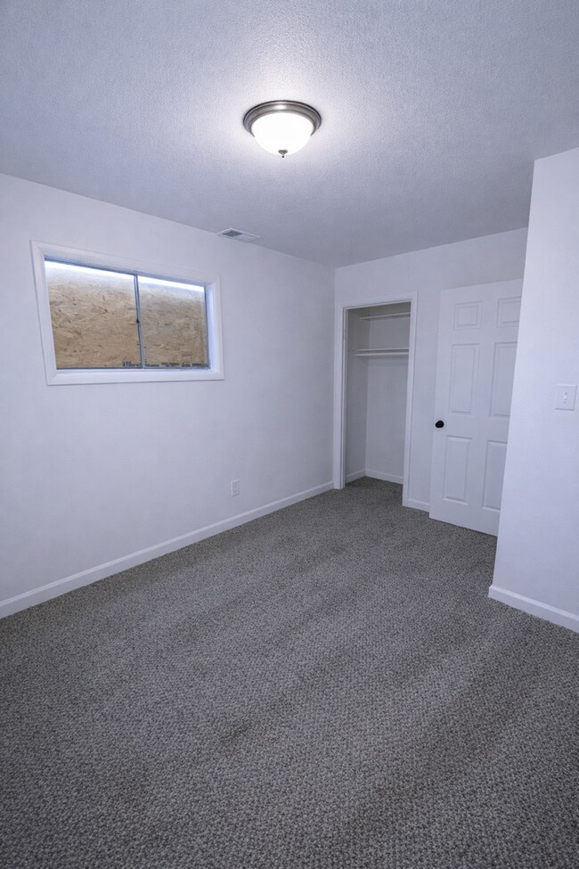 Building Photo - LIMITED TIME***1/2 OFF DEPOSIT**