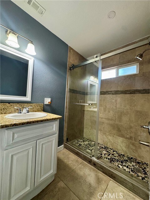 Building Photo - 1211 N Siesta St