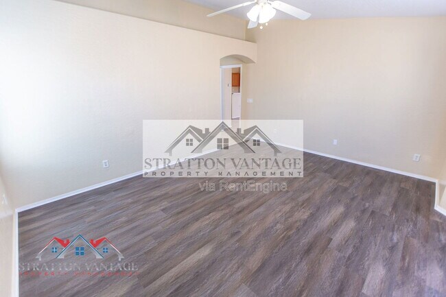 Building Photo - 11754 W Belmont Dr