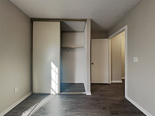 Building Photo - 12314 Flaxen Dr