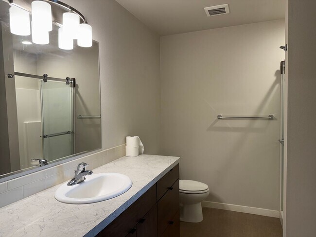 Building Photo - 7415 Saddlebrook Lp