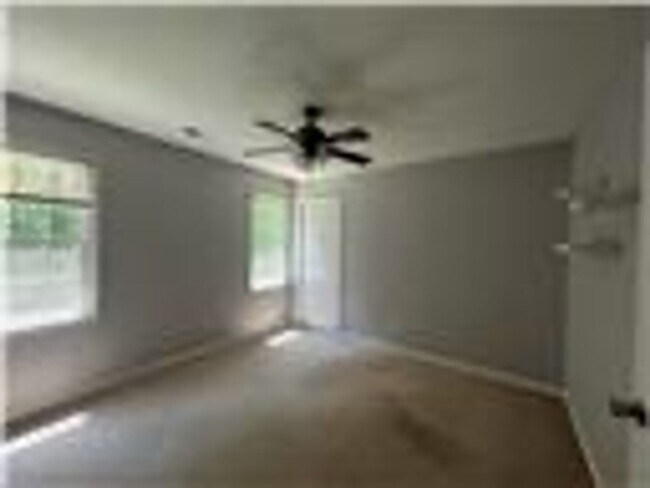 Building Photo - Beautiful Single-Family 3BR Cozy Home