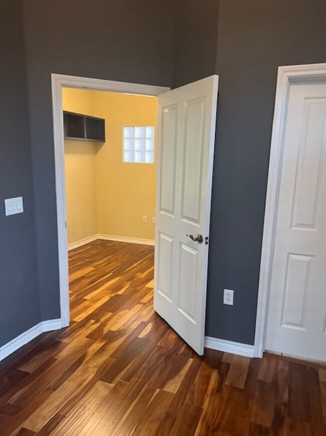 Building Photo - Beautiful 2 Bedroom 2 Bath condo in George...