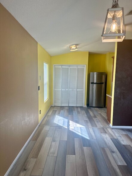 Building Photo - 287 Capiso Ct