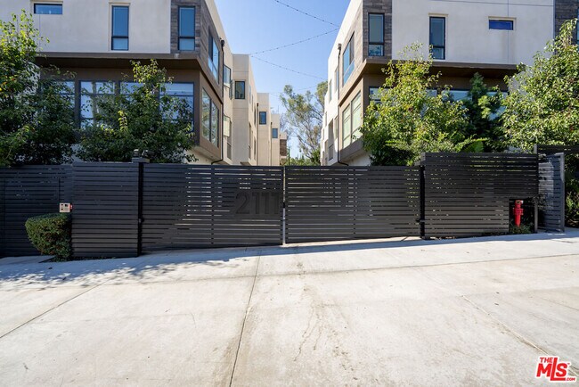 Building Photo - 2111 N Cahuenga Blvd