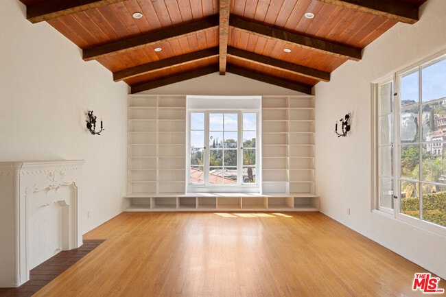 Building Photo - 6856 Los Altos Pl