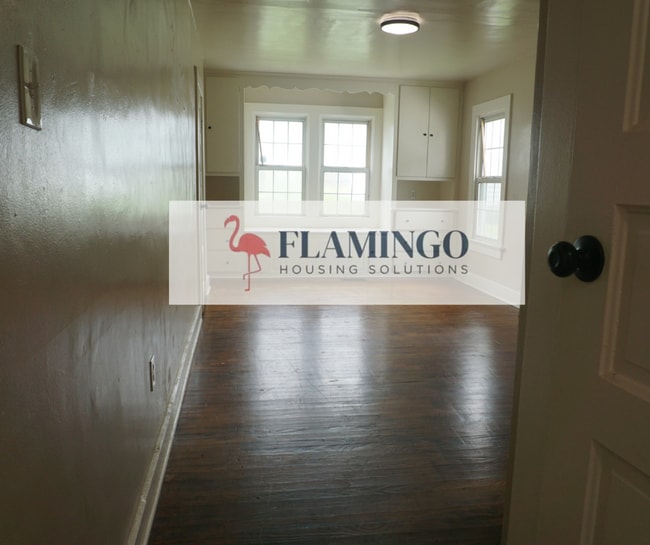 Building Photo - Charming 2 Bedroom, 1 Bath Home – Refinish...