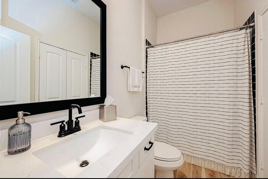 Building Photo - 15306 Spanish Ranchos Way