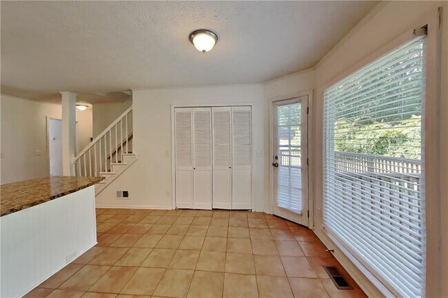 Building Photo - 4709 Crest Knoll Dr SW