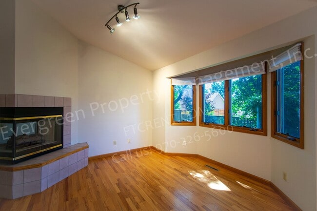 Building Photo - 1223 Red Oak Ct