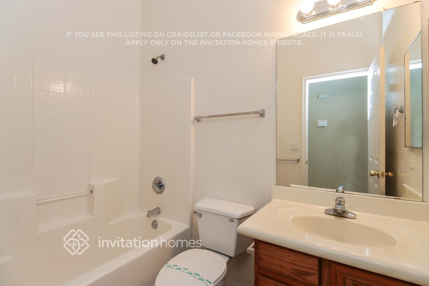 Building Photo - 5617 W Ellis Dr