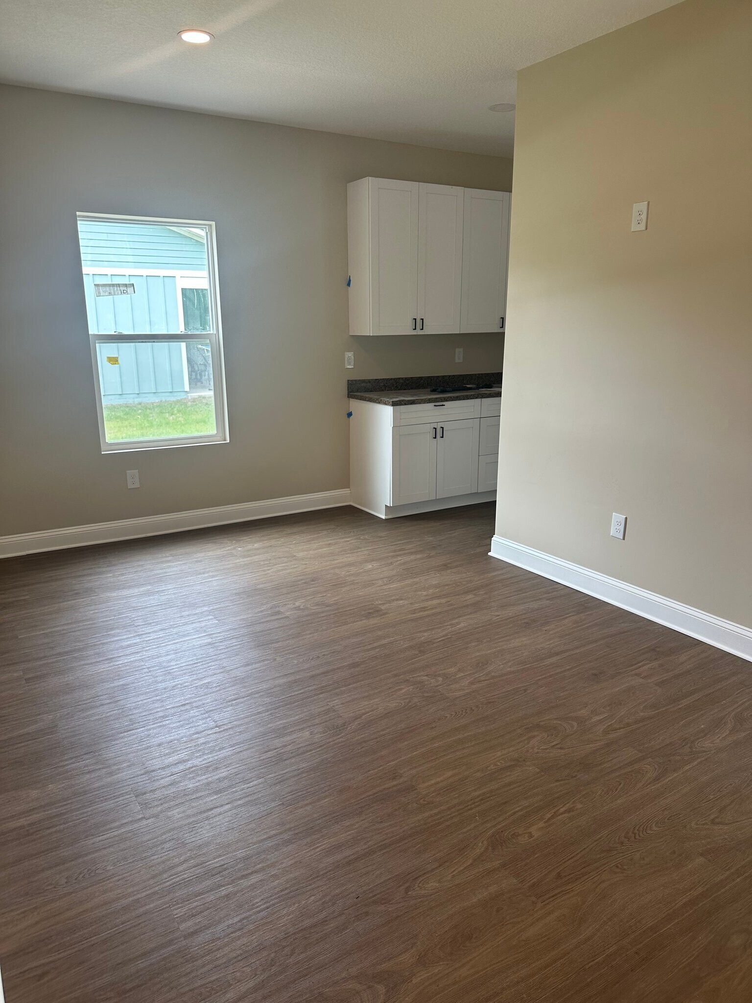 Building Photo - 2247 Parkin Rd