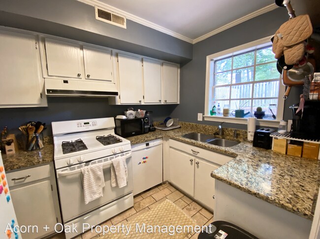 Building Photo - 3 br, 1.5 bath House - 3909 Browning Place