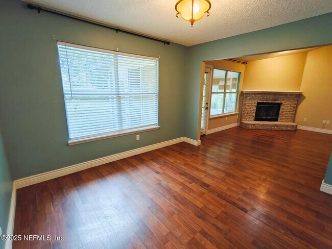 Building Photo - 1845 Weston Cir