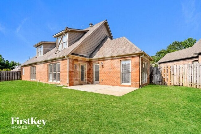 Building Photo - 3611 Courtyard Ln