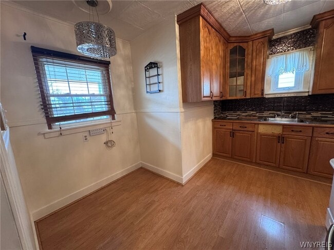 Building Photo - 102 Francis Ave