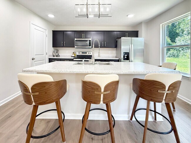 Building Photo - Newer Construction 4 bedroom available for...