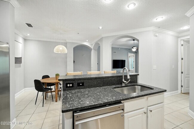 Building Photo - 4300 S Beach Pkwy