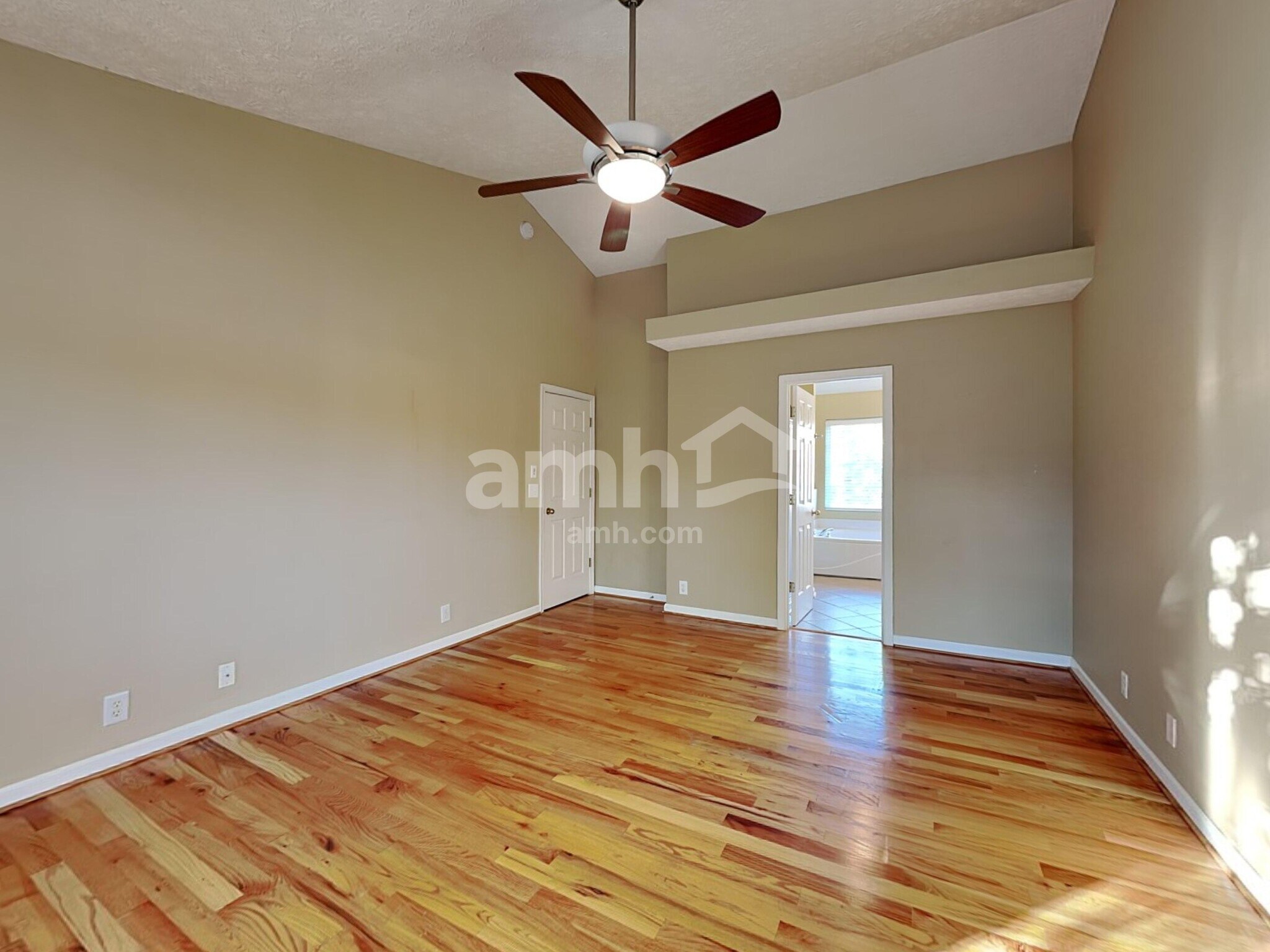 Building Photo - 7041 Calderwood Dr