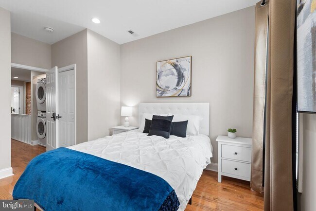 Building Photo - 2235 E Chase St