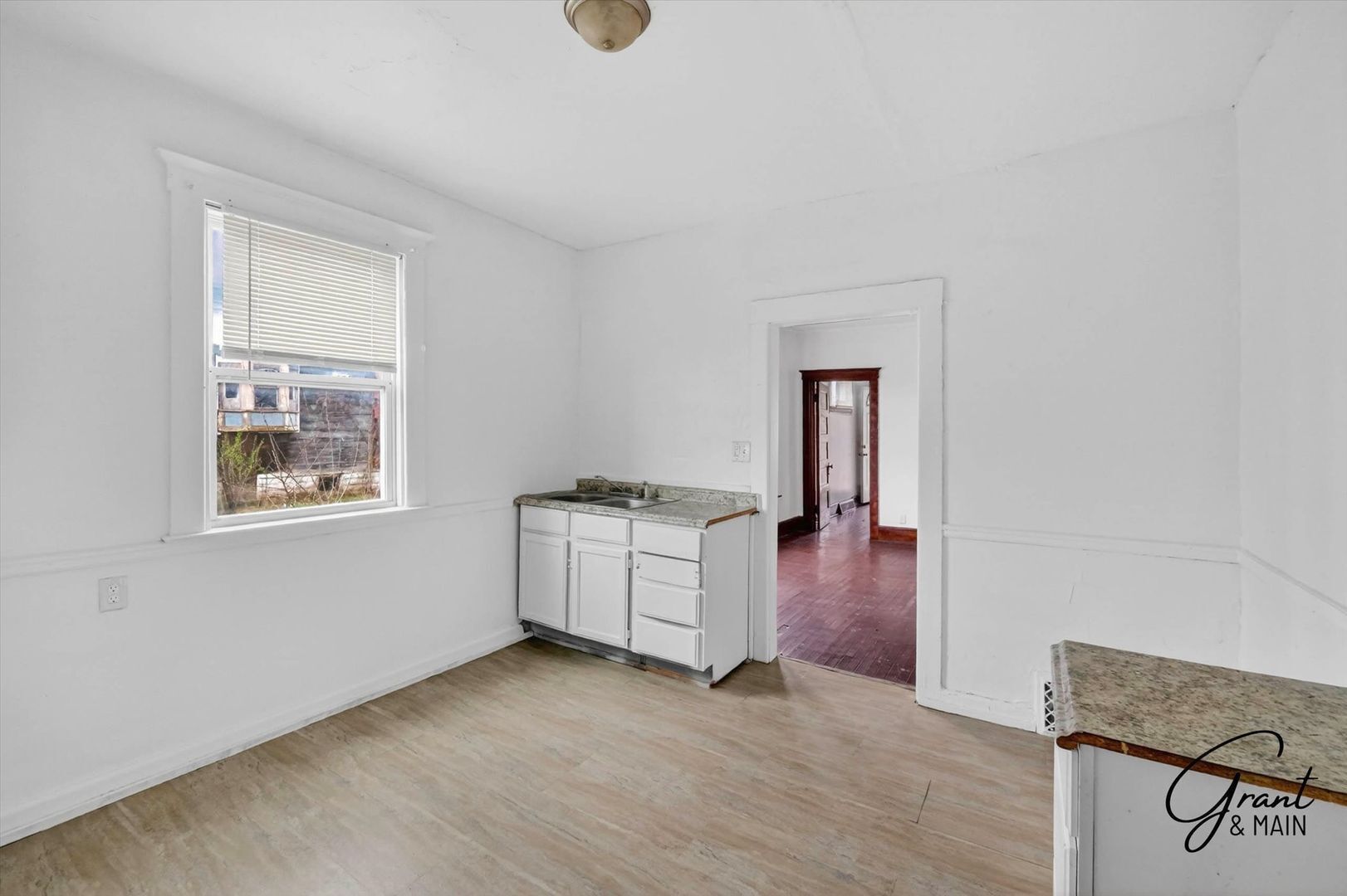 Building Photo - 127/129 W. Buena Vista - AIS-HASE LLC