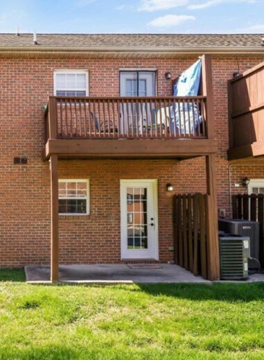 Building Photo - 1638 Maple View Way
