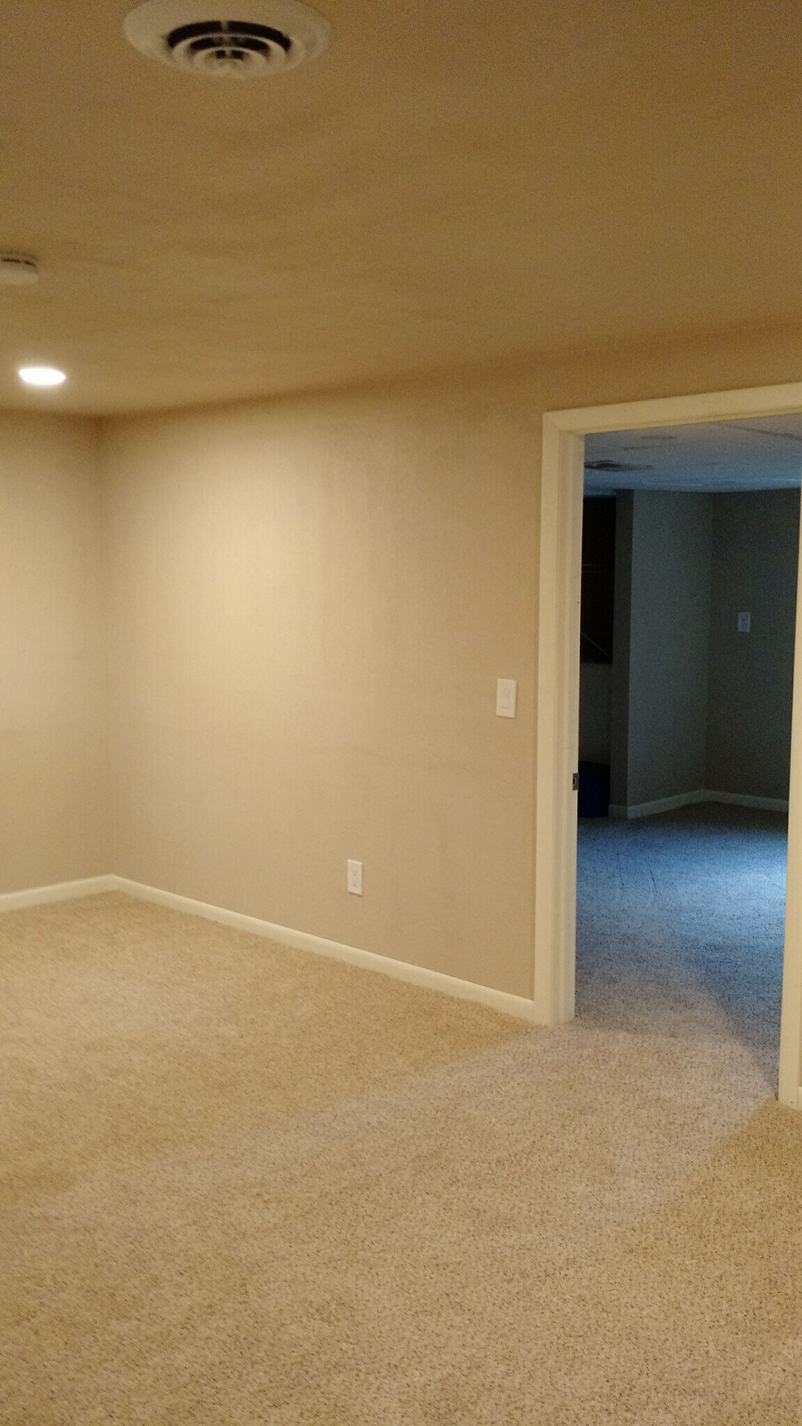 Building Photo - N2724 Duvenick Ln