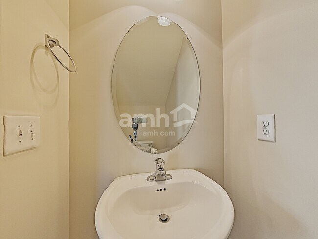 Building Photo - 4009 Fox Run N