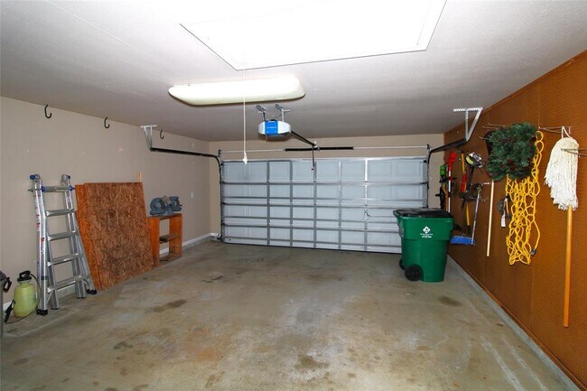 Building Photo - 119 Dove Trail