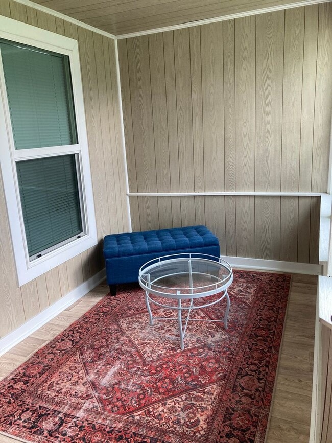 Building Photo - Downtown Ames 3-Bedroom Furnished Home