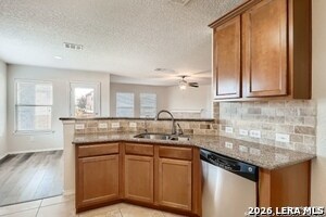 Building Photo - 366 Maple Way