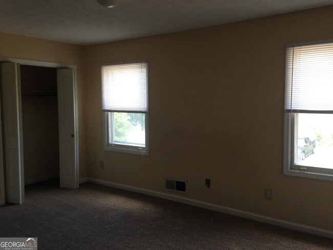 Building Photo - 155 Williamsburg Way