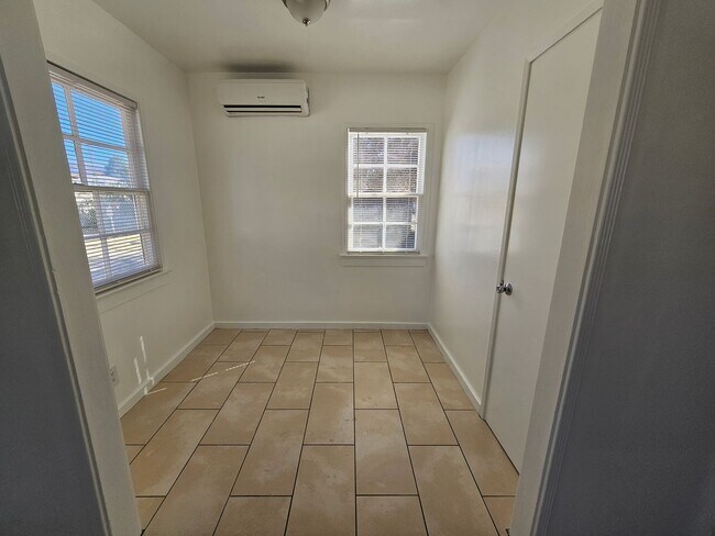 Building Photo - 1+ 1 Bed 1 Bath Cottage in San Jacinto $1425.00