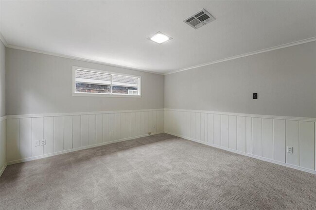 Building Photo - 3126 Wroxton Rd