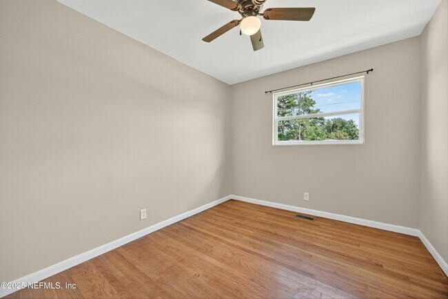 Building Photo - 3424 Cesery Blvd