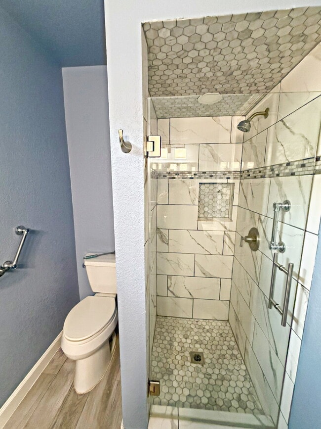 Building Photo - 4230 Havenview Dr