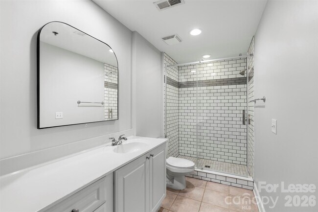 Building Photo - 1320 Fillmore Ave