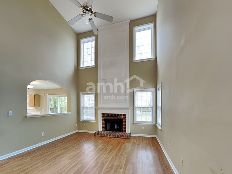 Building Photo - 5536 Keowee Way