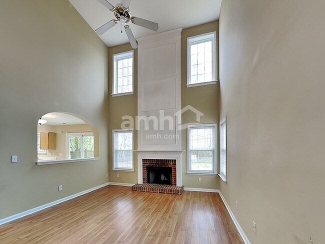 Building Photo - 5536 Keowee Way