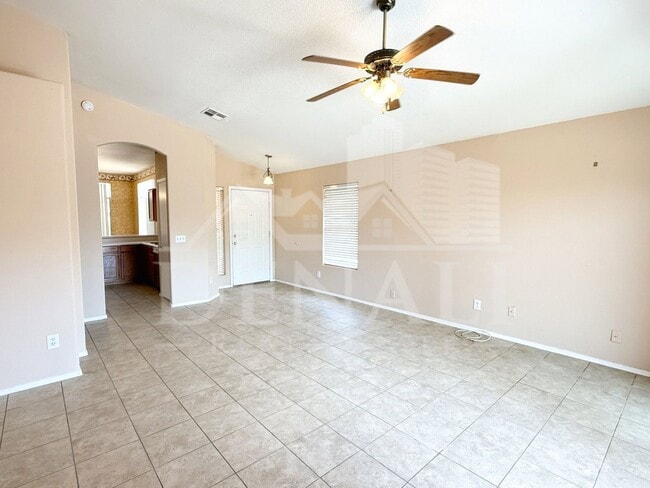 Building Photo - 5061 W Glenview Pl