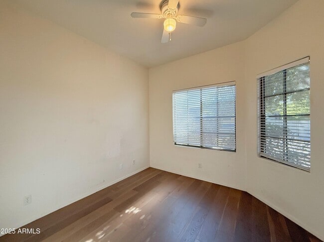 Building Photo - 2729 S Sorrelle