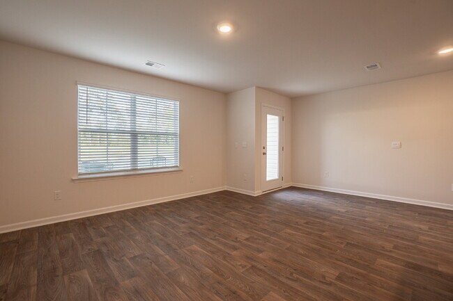 Building Photo - End unit! Available Early June!